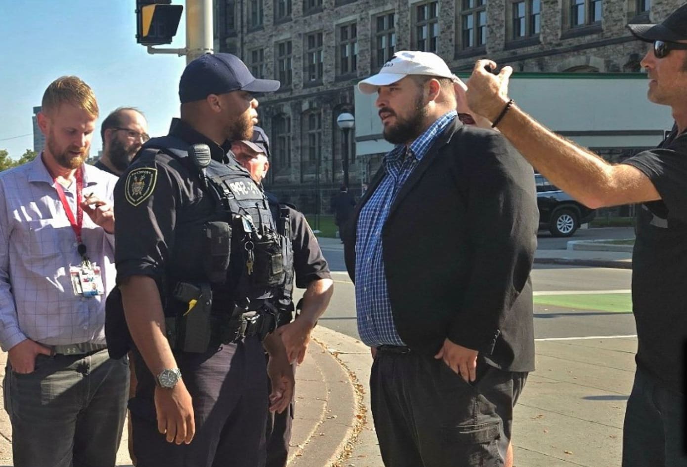 Bystander filming law enforcement